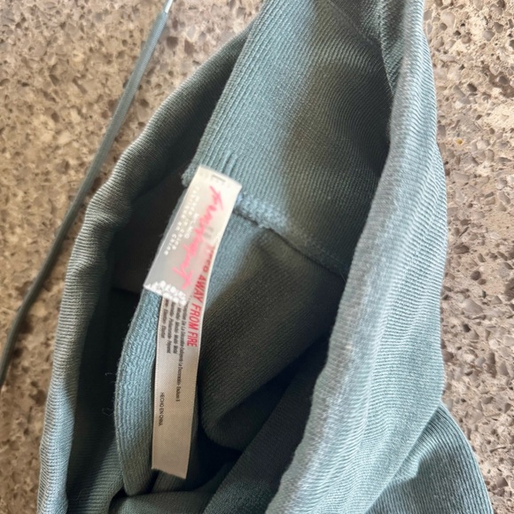 FP Movement l Go To Leggings l Size: Medium/Large - Picture 5 of 16